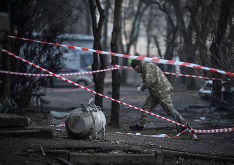 Kyiv, Ukraine: Thousands shelter from missile barrage, hours.
